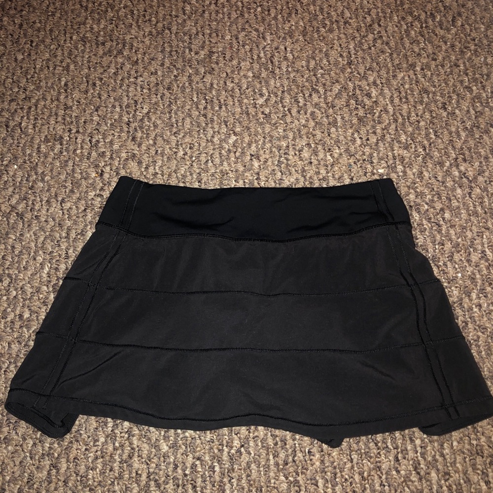 Black Lululemon pace rival skirt